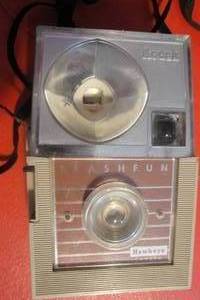 lot 56 image: Vintage Kodak Hawkeye Fun Flash Camera with Strap. Uses Kodak 127 Film, AG-1 Flash