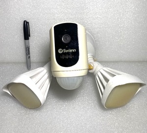 lot 188 image: Swann GEN 2 Wi-Fi White Floodlight Security System with 1080p Camera Speaker & Light, Model#SWIFI-FLOCAM2 - In Condition As Shown