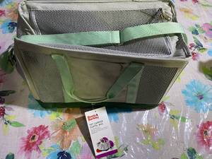 lot 216 image: Boots & Barkley Pet Carrier Duffel Bag - In Condition As Shown