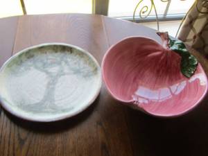 lot 35 image: Portugal 688 Apple design bowl,  & Apple tree design pottery plate