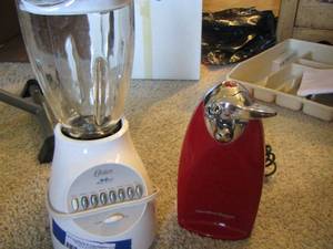 lot 43 image: Oster 14 speed blender, Hamilton beach can opener