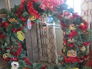 lot 52 image: large door wreath