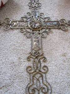 lot 55 image: 30x21 metal cross