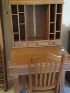lot 20 image: Broyhill VINTAGE Secretary 63x34x29 HAS 3 DRAWERS ON FRONT W LOTS OF CUBBY HOLES, HAS 3 DRAWERS ON SIDE  & MATCHING DESK CHAIR