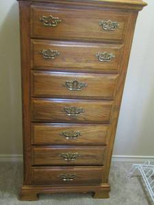 lot 66 image: Broyhill 7 drawer Chest OF Drawers 54 x 26 x 16