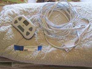 lot 73 image: Serta heating blanket