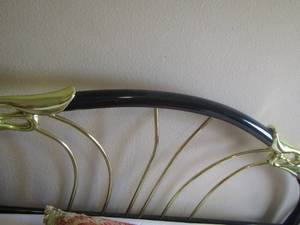 lot 83 image: BLACK & GOLD METAL HEAD BOARD And FOOT BOARD W Metal side rails  - QUEEN SIZE