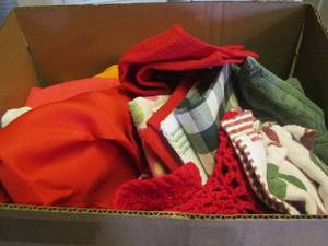 lot 94 image: hand towels, bath towels, and queen sheets