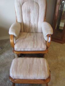 lot 95 image: Padded wooden Glider with padded foot stool