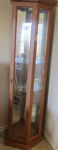 lot 11 image: Glass Curio Cabinet 5 TIERS, 5 SIDED  size 70x18