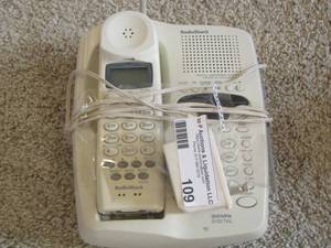 lot 109 image: radio shack home phone