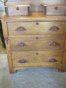 lot 29 image: Antique 3 drawer  Chest - 2 small draws on top size 38 12 x 35x 17