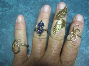 lot 151 image: qty 4 womens gold rings