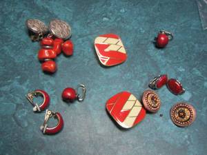 lot 162 image: qty 6 pairs of clip on earrings