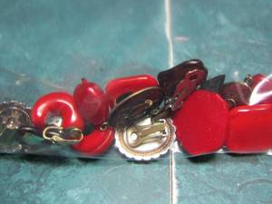 lot 160 image: qty 6 pairs of clip on red earrings
