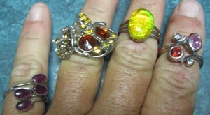 lot 158 image: qty 4 womens rings