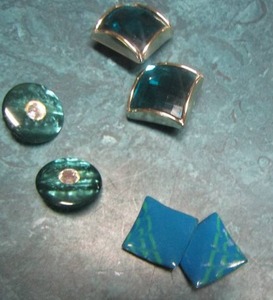 lot 156 image: qty 3 pars of green clip on earrings
