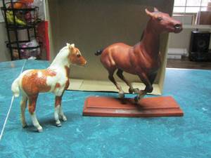 lot 23 image: BREYER POLO PONY  NUMBER 626,  PLUS BREYER PAINT FOAL