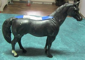 lot 166 image: BREYER HORSE - BLACK W 2 WHITE STOCKINGS