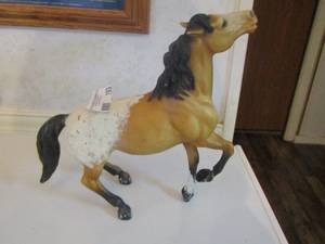 lot 193 image: BREYER  BUCKSKIN