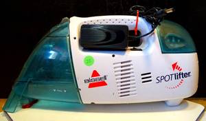 lot 22 image: Bissell Pet Spot Lifter Handheld Cordless Carpet Deep Cleaner Model 1715 - WORKS