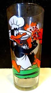 lot 45 image: Vintage 1976 Daffy Duck and Taz Tasmanian Devil Pepsi Collector Series Glass