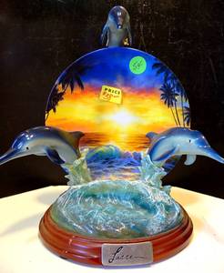 lot 54 image: BRADFORD EXCHANGE CUSTOM DOLPHIN PLATE DISPLAY by LASSEN $$