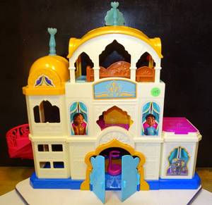 lot 142 image: DISNEY JUNIOR ROYAL ADVENTURES PALACE