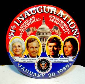 lot 174 image: ORIGINAL LARGE 6 INCH BUSHQUAYLE INAUGURATION BUTTON