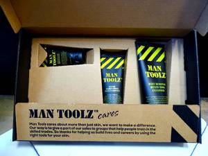 lot 199 image: MAN TOOLZ GROOMING LOTION KIT