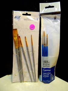 lot 207 image: NEW - COLLECTION OF ARTISTs PAINT BRUSHES