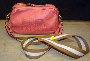 lot 215 image: LOVELY PINK WOMENS COACH CLUTCH HANDBAG - USED CONDITION