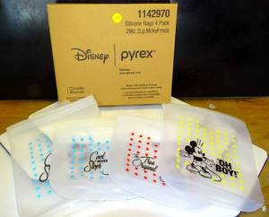 lot 243 image: NEW - PYREX MICKEY MOUSE DISNEY 4 PC SILICONE LUNCH SNACK BAG SET