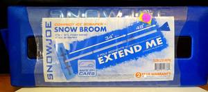 lot 251 image: NEWSEALED - SNOWJOE EXTENDABLE SNOW BROOM