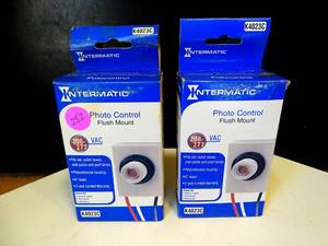 lot 252 image: LOT OF 2 - INTERMATIC K4023C PHOTO CONTROL FLUSH MOUNT SENSOR