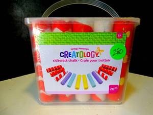 lot 280 image: NEWSEALED - CREATOLOGY 20 PC SIDEWALK CHARK (GREAT STOCKING STUFFER)