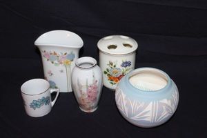 lot 32 image: Home Dcor Items