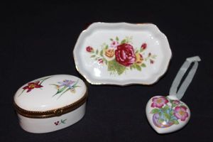 lot 34 image: Home Dcor Items Including Mikasa trinket box