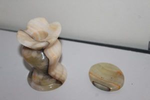 lot 53 image: Miniature Marble Vase and Worry Stone