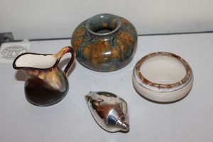 lot 55 image: Handmade Studio Art Pottery Drip Glaze Vase and Pitcher, and Mid-Century Cast Aluminum Conche