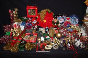 lot 56 image: Large Lot of Christmas Dcor