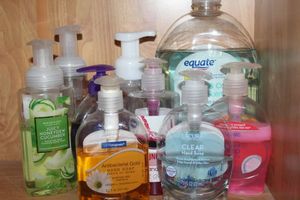lot 67 image: Liquid Hand soap