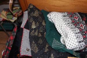 lot 245 image: Womens Plus Size Christmas Sweaters 3xl