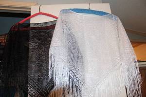 lot 257 image: Two delicate Shaws