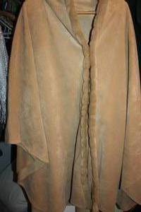 lot 271 image: Plus size jacket