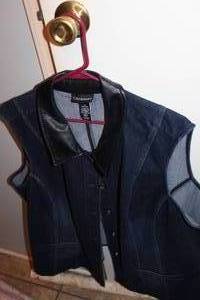 lot 273 image: plus size vest