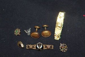 lot 29 image: Mens Jewelry