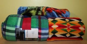 lot 100 image: Throw Blankets