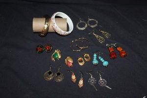 lot 127 image: Fashion Jewelry