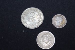 lot 129 image: 1926 2 Reichsmark (.50) Silver, 1915 3 Pence (.925) silver, 1934 Russian 15 Konig